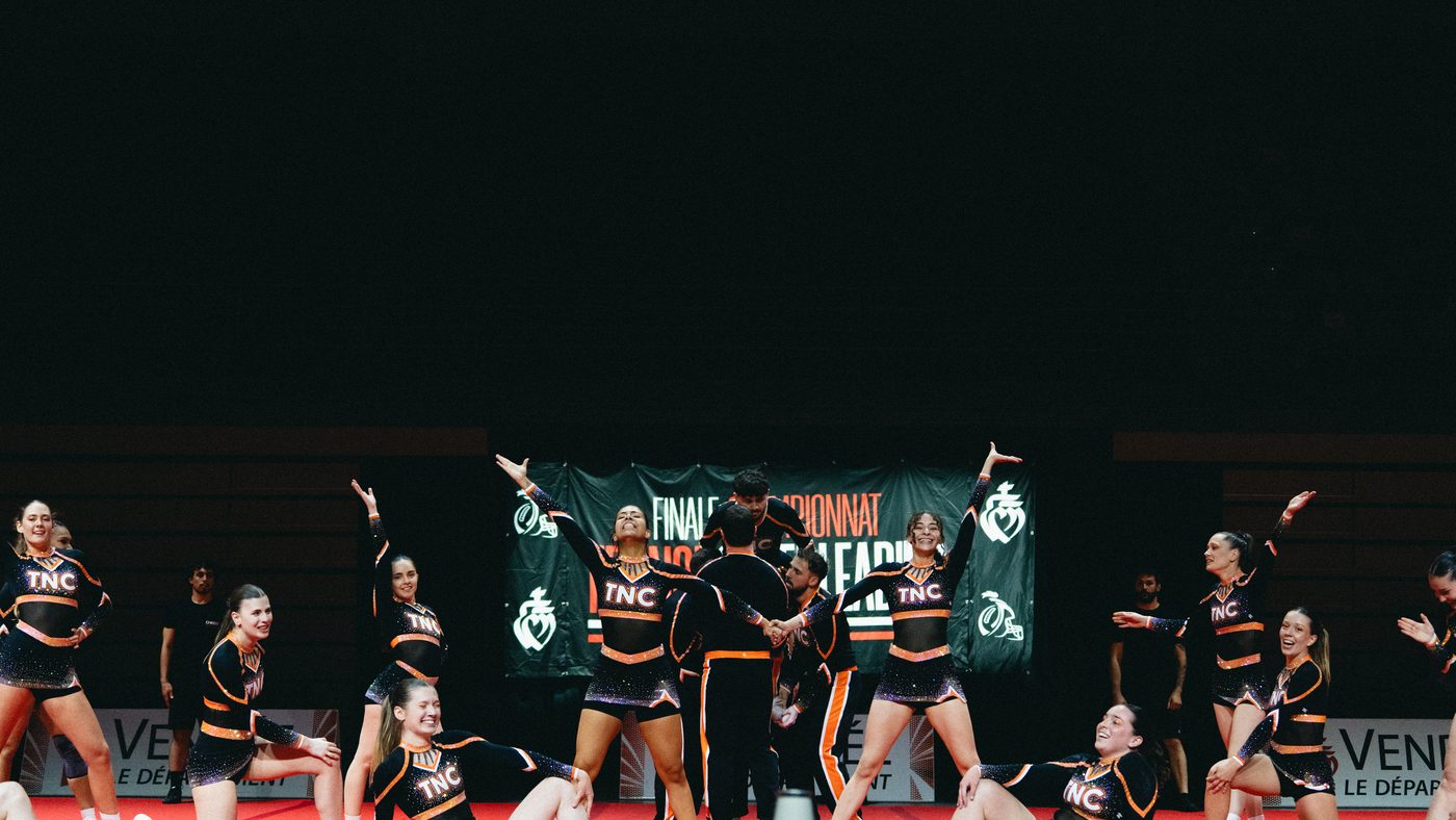 Athlètes des Tigres Nancy Cheerleading à l'entraînement