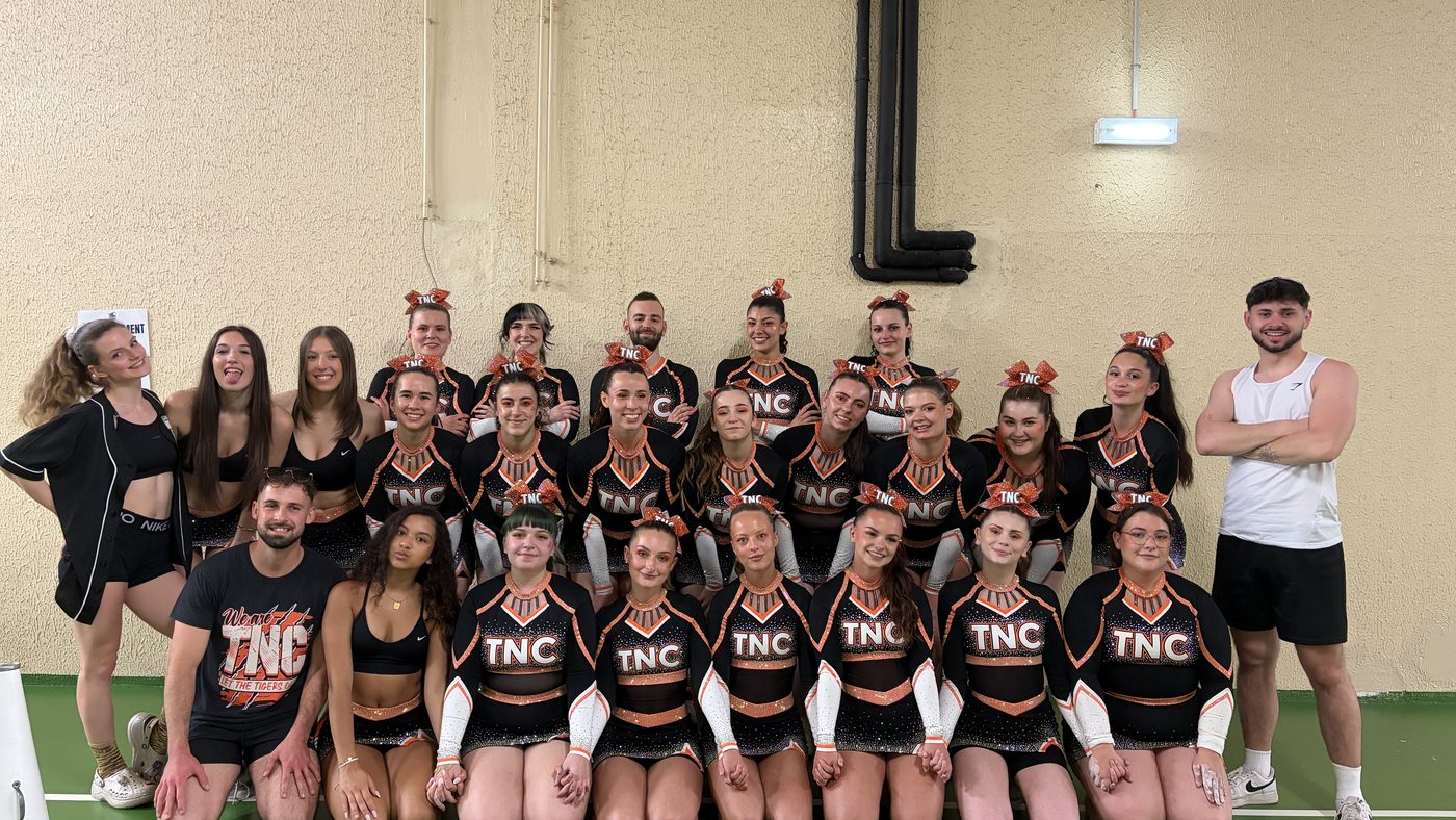 Pyramide réalisée par une équipe des Tigres Nancy Cheerleading